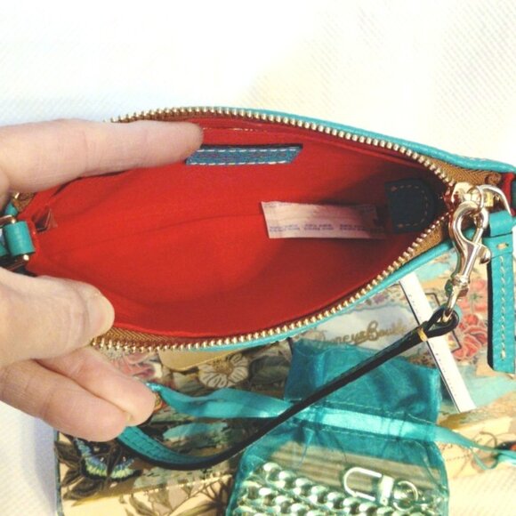 Dooney & Bourke Leather Large Slim Wristlet/Crossbody in Mint/Mint, Rare NWT - Picture 8 of 12